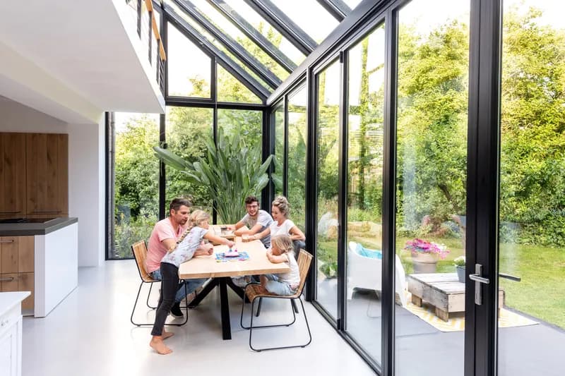 Wintergarten Solarlux SDL Akzent Plus am Wohnhaus