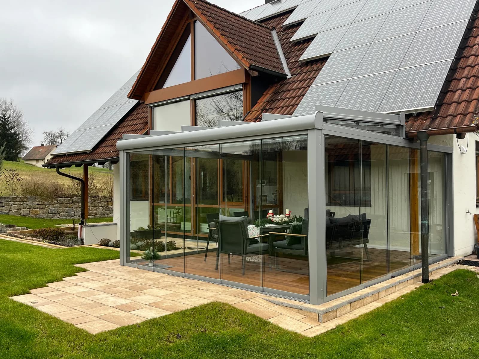 Terrassenüberdachung am Landhaus in Herdwangen