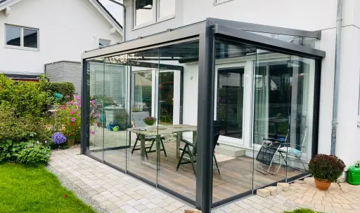 Glashaus über Eck in Wolfegg